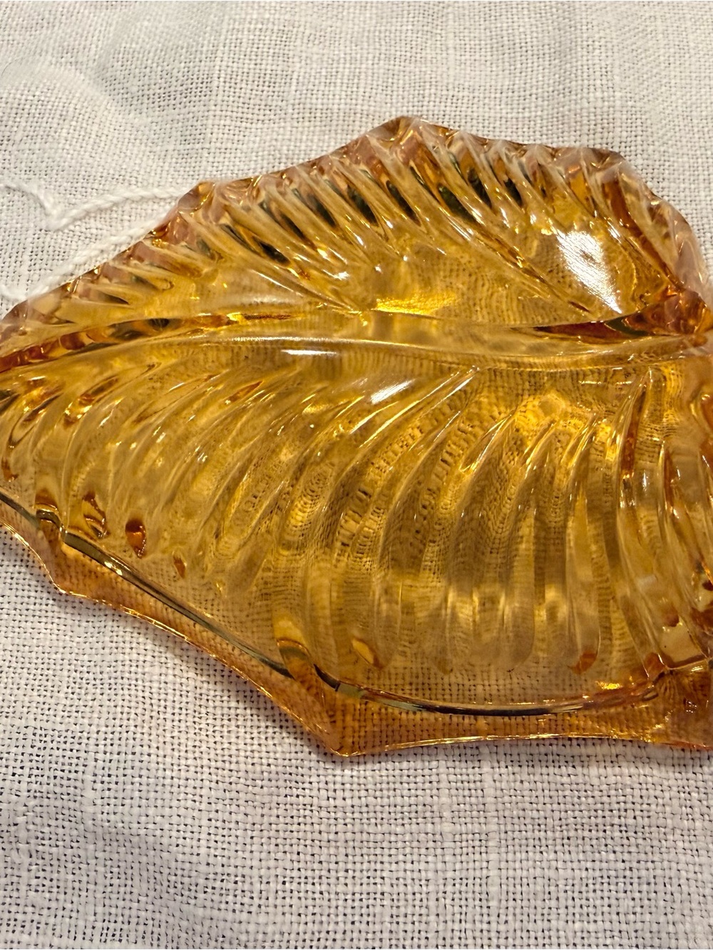 VINTAGE! Peedee set 6 Harlequin Glass Leaf Trinket/Ashtray Trays Japan/No Chips - Picture 2 of 7